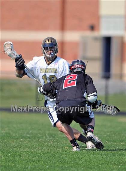 Thumbnail 3 in Mount Sinai vs. Bayport-Blue Point (Section 11 Class C Semifinal) photogallery.