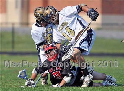 Thumbnail 2 in Mount Sinai vs. Bayport-Blue Point (Section 11 Class C Semifinal) photogallery.
