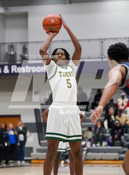Thumbnail 3 in Indianapolis Crispus Attucks vs. East Chicago Central (Sneakers for Santa Shootout) photogallery.