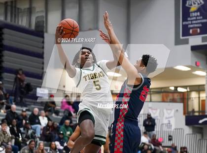 Thumbnail 1 in Indianapolis Crispus Attucks vs. East Chicago Central (Sneakers for Santa Shootout) photogallery.