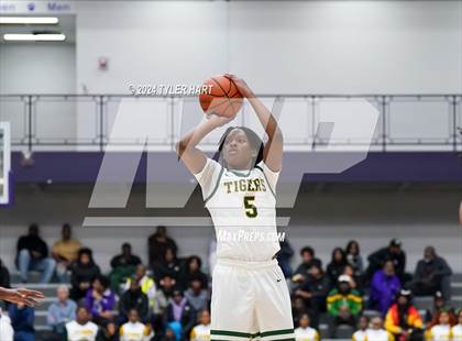 Thumbnail 1 in Indianapolis Crispus Attucks vs. East Chicago Central (Sneakers for Santa Shootout) photogallery.