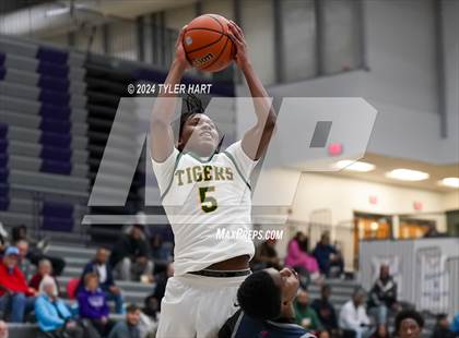 Thumbnail 3 in Indianapolis Crispus Attucks vs. East Chicago Central (Sneakers for Santa Shootout) photogallery.