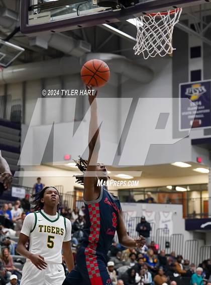 Thumbnail 3 in Indianapolis Crispus Attucks vs. East Chicago Central (Sneakers for Santa Shootout) photogallery.