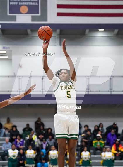 Thumbnail 3 in Indianapolis Crispus Attucks vs. East Chicago Central (Sneakers for Santa Shootout) photogallery.