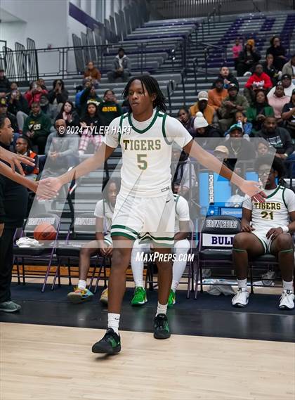 Thumbnail 3 in Indianapolis Crispus Attucks vs. East Chicago Central (Sneakers for Santa Shootout) photogallery.