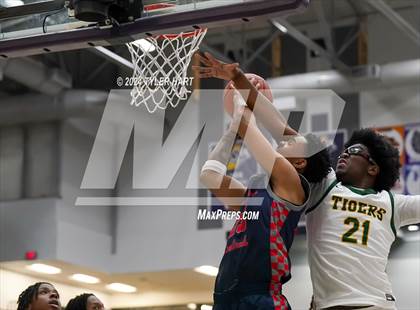 Thumbnail 3 in Indianapolis Crispus Attucks vs. East Chicago Central (Sneakers for Santa Shootout) photogallery.