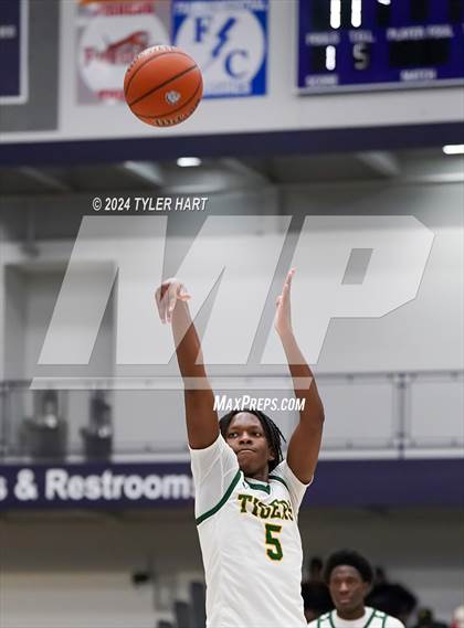 Thumbnail 3 in Indianapolis Crispus Attucks vs. East Chicago Central (Sneakers for Santa Shootout) photogallery.