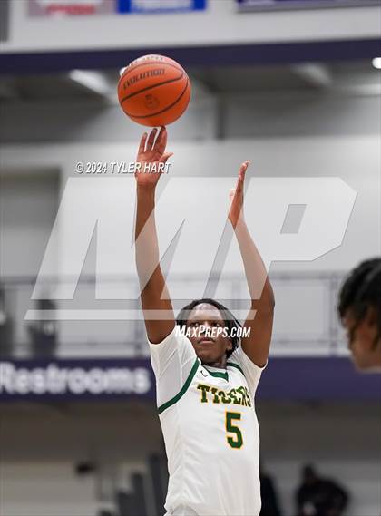 Thumbnail 3 in Indianapolis Crispus Attucks vs. East Chicago Central (Sneakers for Santa Shootout) photogallery.