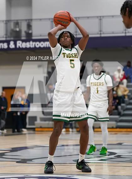 Thumbnail 3 in Indianapolis Crispus Attucks vs. East Chicago Central (Sneakers for Santa Shootout) photogallery.