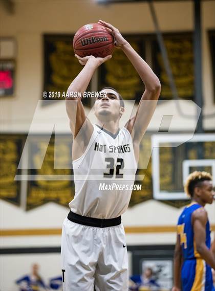 Thumbnail 1 in Lakeside vs. Hot Springs photogallery.