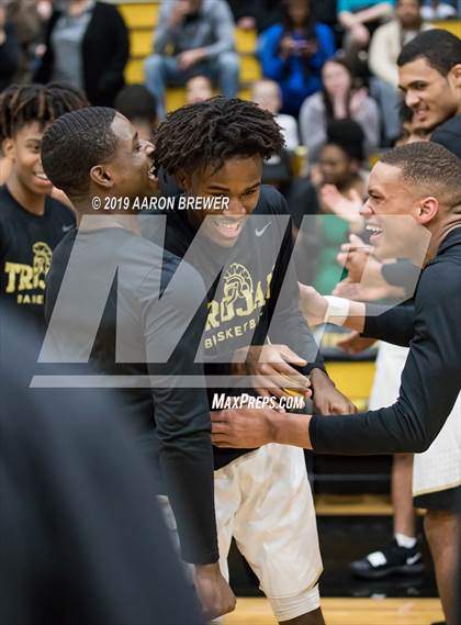 Thumbnail 2 in Lakeside vs. Hot Springs photogallery.