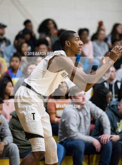 Thumbnail 1 in Lakeside vs. Hot Springs photogallery.