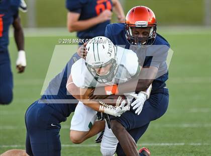 Thumbnail 3 in Seven Lakes vs Strake Jesuit photogallery.