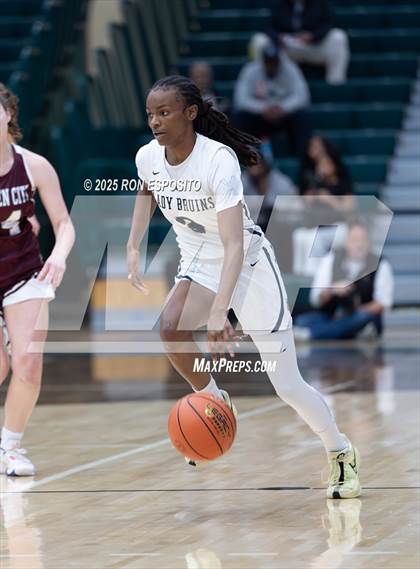 Thumbnail 2 in Baldwin vs Garden City (NYSPHSAA Section VIII Class AA Championship) photogallery.