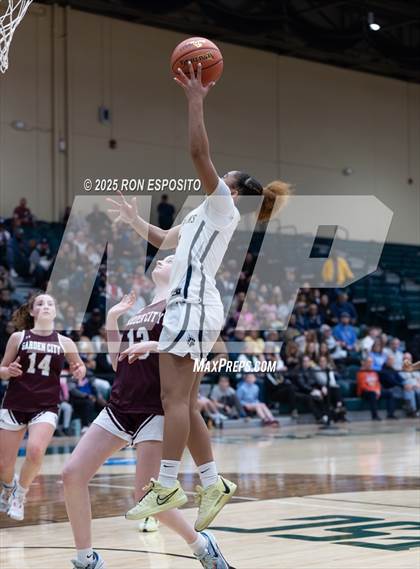 Thumbnail 3 in Baldwin vs Garden City (NYSPHSAA Section VIII Class AA Championship) photogallery.