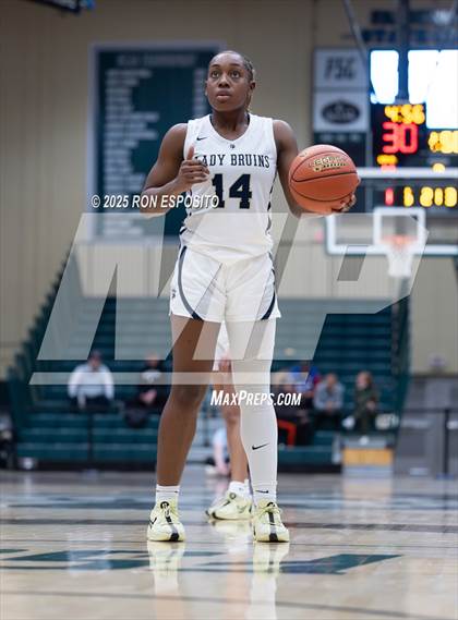 Thumbnail 1 in Baldwin vs Garden City (NYSPHSAA Section VIII Class AA Championship) photogallery.