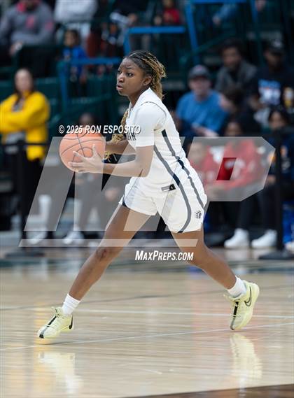 Thumbnail 2 in Baldwin vs Garden City (NYSPHSAA Section VIII Class AA Championship) photogallery.