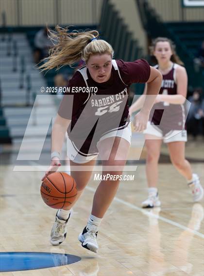 Thumbnail 2 in Baldwin vs Garden City (NYSPHSAA Section VIII Class AA Championship) photogallery.