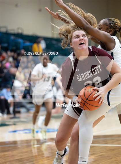 Thumbnail 1 in Baldwin vs Garden City (NYSPHSAA Section VIII Class AA Championship) photogallery.