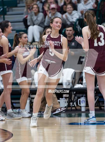 Thumbnail 3 in Baldwin vs Garden City (NYSPHSAA Section VIII Class AA Championship) photogallery.