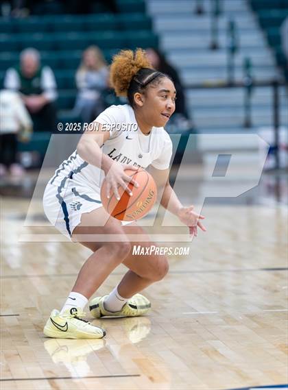 Thumbnail 2 in Baldwin vs Garden City (NYSPHSAA Section VIII Class AA Championship) photogallery.
