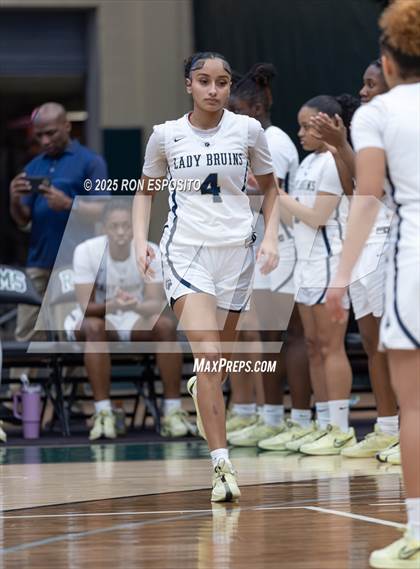 Thumbnail 3 in Baldwin vs Garden City (NYSPHSAA Section VIII Class AA Championship) photogallery.