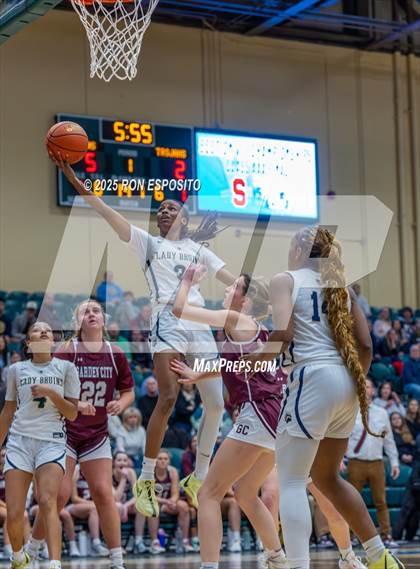 Thumbnail 1 in Baldwin vs Garden City (NYSPHSAA Section VIII Class AA Championship) photogallery.