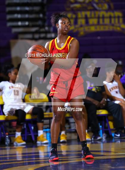Thumbnail 2 in Dominguez vs. Lynwood photogallery.