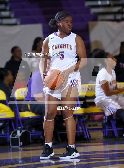 Thumbnail 3 in Dominguez vs. Lynwood photogallery.