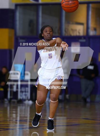 Thumbnail 2 in Dominguez vs. Lynwood photogallery.