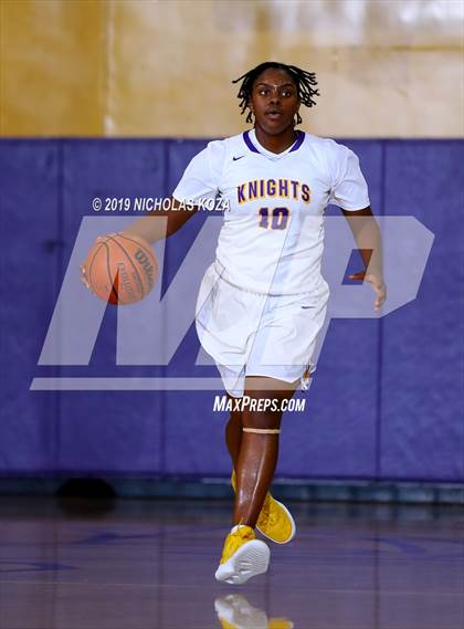 Thumbnail 3 in Dominguez vs. Lynwood photogallery.