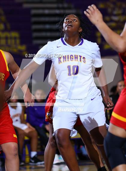 Thumbnail 3 in Dominguez vs. Lynwood photogallery.