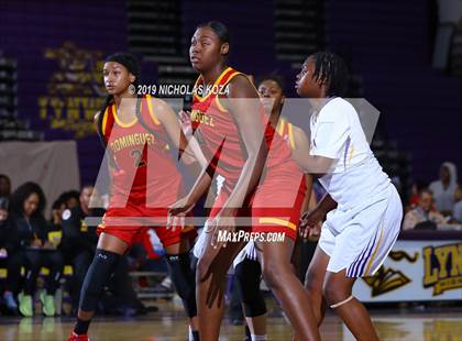 Thumbnail 3 in Dominguez vs. Lynwood photogallery.