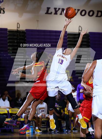 Thumbnail 3 in Dominguez vs. Lynwood photogallery.