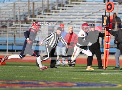 Thumbnail 2 in Cardinal Hayes vs. Archbishop Stepinac (NYCHSFL AAA Final) photogallery.
