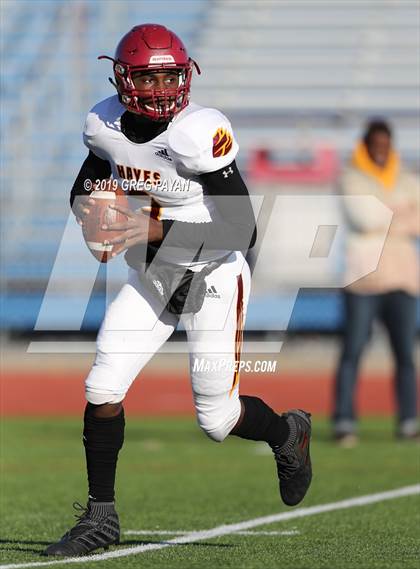 Thumbnail 3 in Cardinal Hayes vs. Archbishop Stepinac (NYCHSFL AAA Final) photogallery.