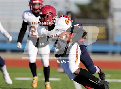 Thumbnail 2 in Cardinal Hayes vs. Archbishop Stepinac (NYCHSFL AAA Final) photogallery.