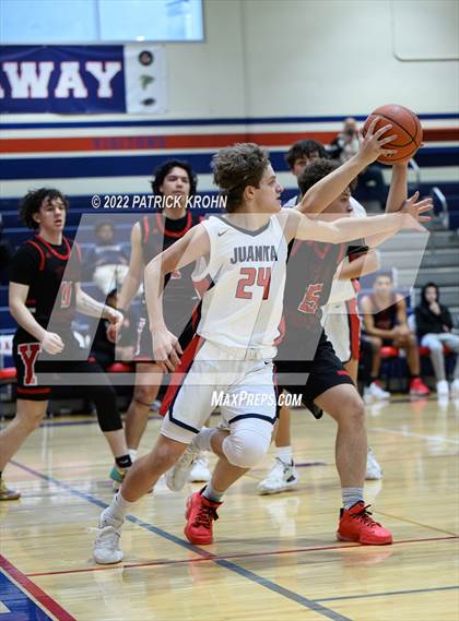 Thumbnail 1 in Juanita vs. Yelm photogallery.