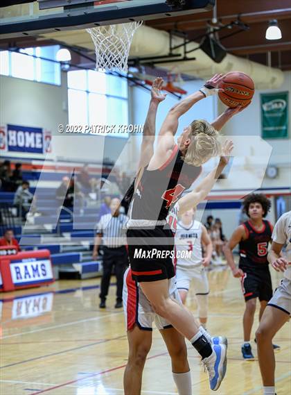 Thumbnail 1 in Juanita vs. Yelm photogallery.