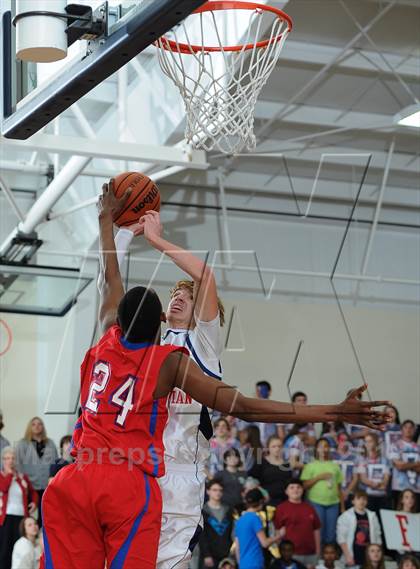 Thumbnail 3 in Faith Christian vs. St. John's Christian Academy photogallery.