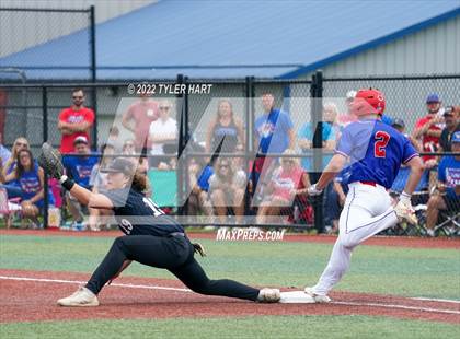 Thumbnail 2 in Centerville vs. Linton-Stockton (IHSAA 2A Semi-State Championship) photogallery.
