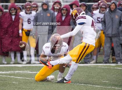 Thumbnail 3 in Edwardsville vs. Loyola Academy (IHSA 8A Semifinal) photogallery.