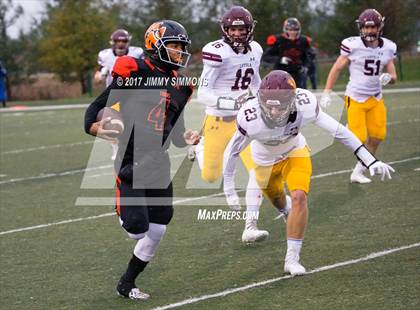 Thumbnail 2 in Edwardsville vs. Loyola Academy (IHSA 8A Semifinal) photogallery.