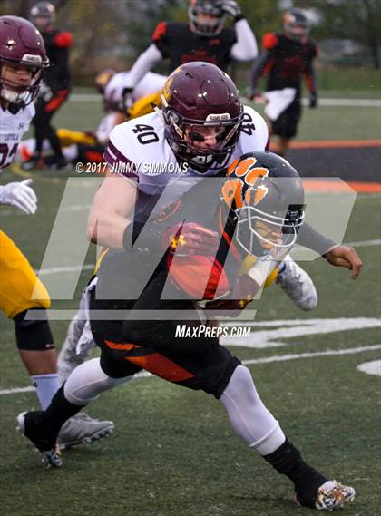 Thumbnail 2 in Edwardsville vs. Loyola Academy (IHSA 8A Semifinal) photogallery.
