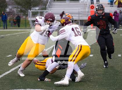 Thumbnail 3 in Edwardsville vs. Loyola Academy (IHSA 8A Semifinal) photogallery.