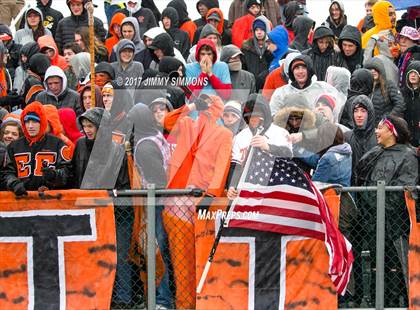 Thumbnail 3 in Edwardsville vs. Loyola Academy (IHSA 8A Semifinal) photogallery.