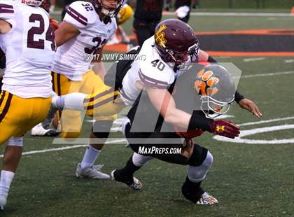 Thumbnail 3 in Edwardsville vs. Loyola Academy (IHSA 8A Semifinal) photogallery.