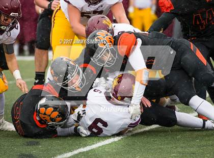 Thumbnail 2 in Edwardsville vs. Loyola Academy (IHSA 8A Semifinal) photogallery.