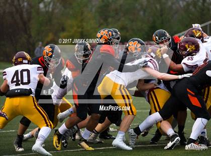 Thumbnail 3 in Edwardsville vs. Loyola Academy (IHSA 8A Semifinal) photogallery.