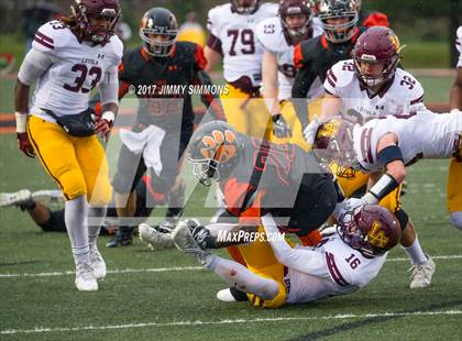 Thumbnail 3 in Edwardsville vs. Loyola Academy (IHSA 8A Semifinal) photogallery.